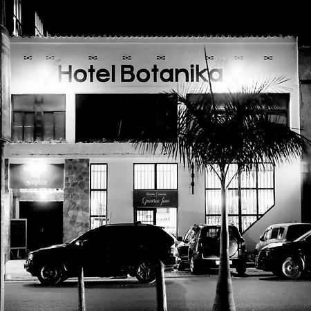Botanika Hotel ブジュンブラ エクステリア 写真