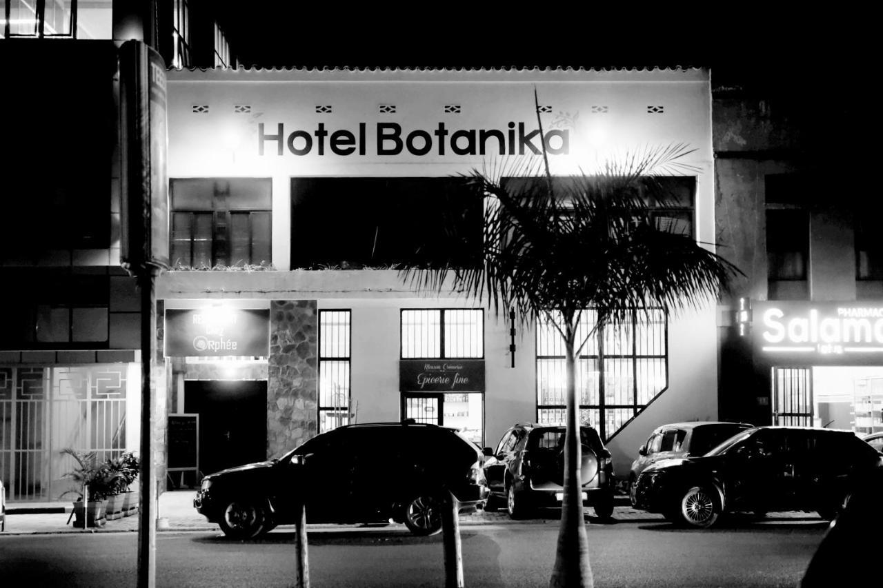 Botanika Hotel ブジュンブラ エクステリア 写真
