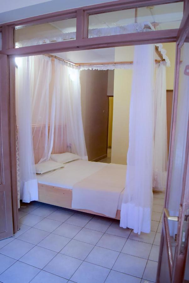 Botanika Hotel ブジュンブラ エクステリア 写真